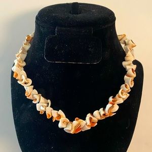 Y2K Handmade Shell tip Choker Necklace. (17.5in long)
